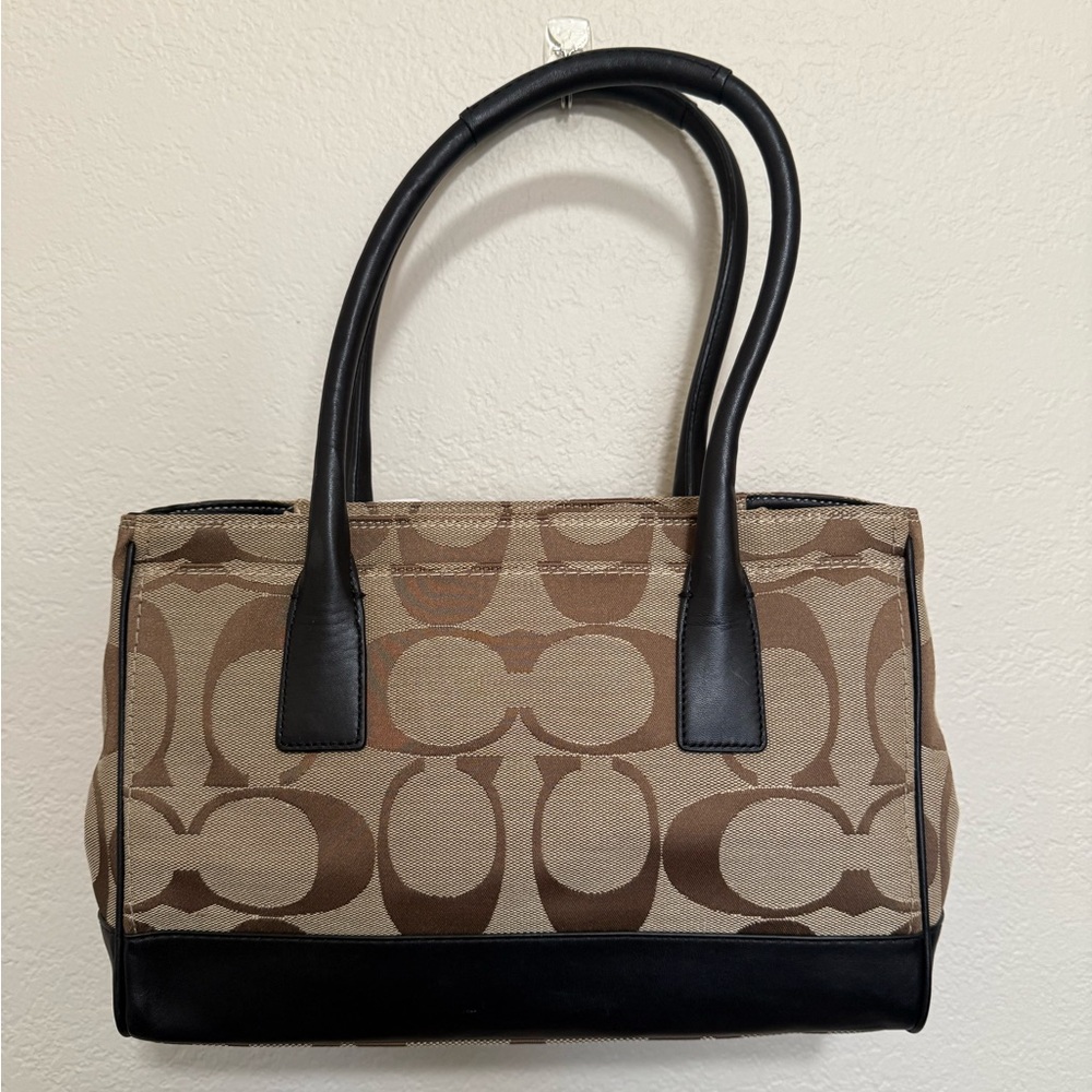 Coach 2009 Hampton Signature Madeline Shoulder Bag - Picture 8 of 13